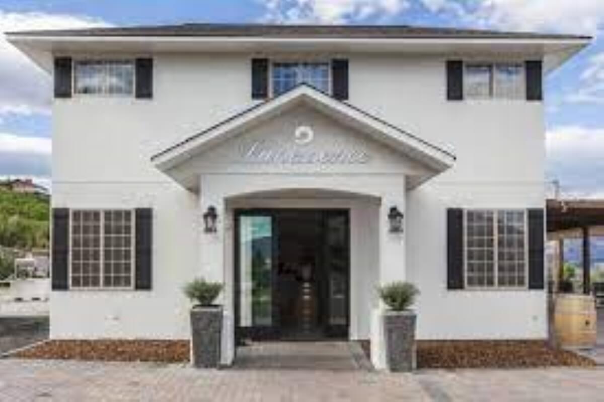 Lunessence Winery & Vineyards